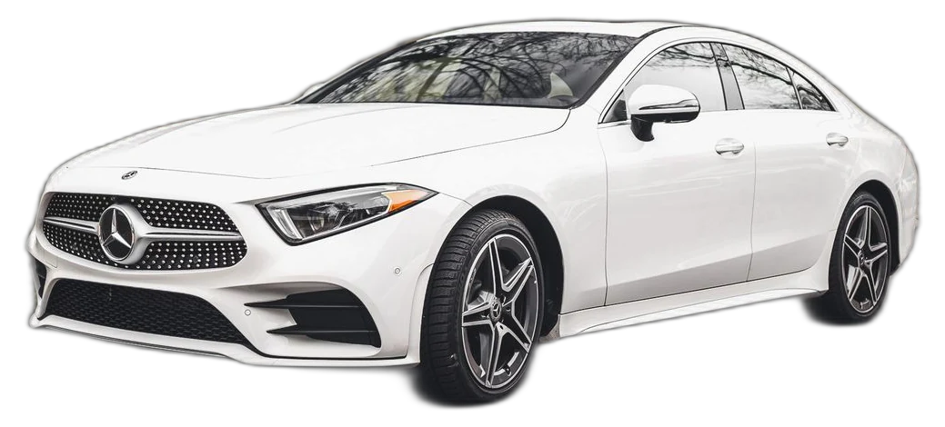 Mercedes-Benz sedan putih, foto stok ilustratif